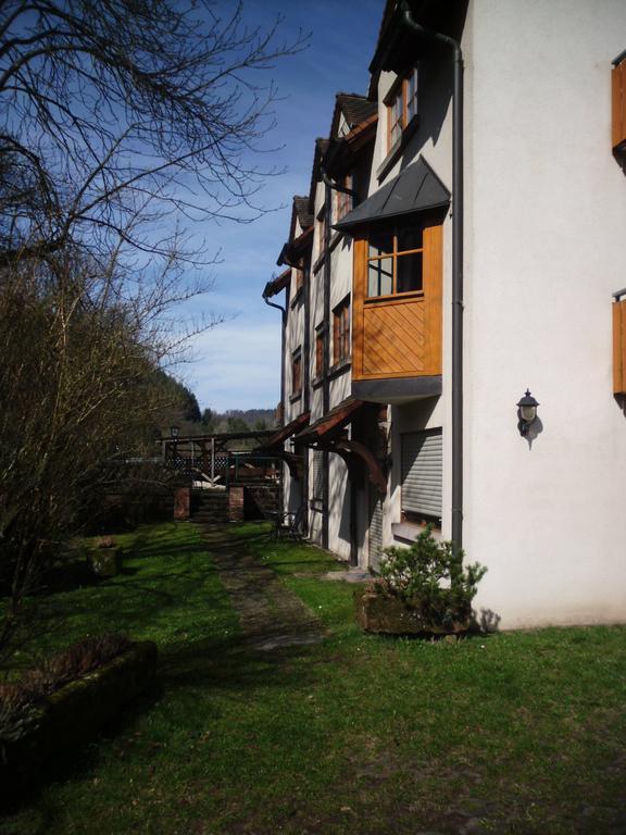Pension - Gaestehaus Zum Pfaelzerwald Hinterweidenthal Exterior photo